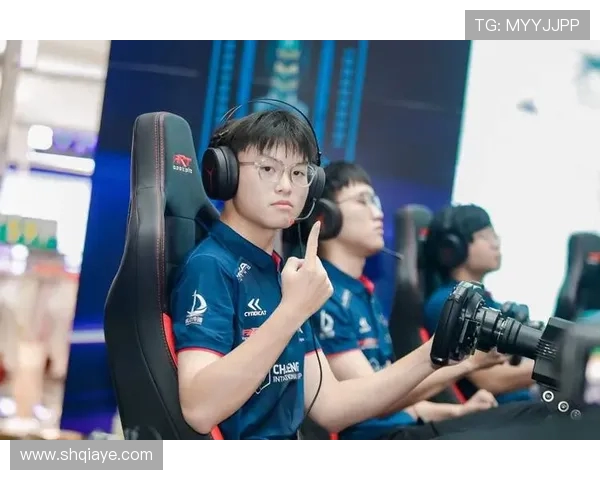 《全球电竞赛事激战正酣各大战队争锋展现极致操作与策略对决》