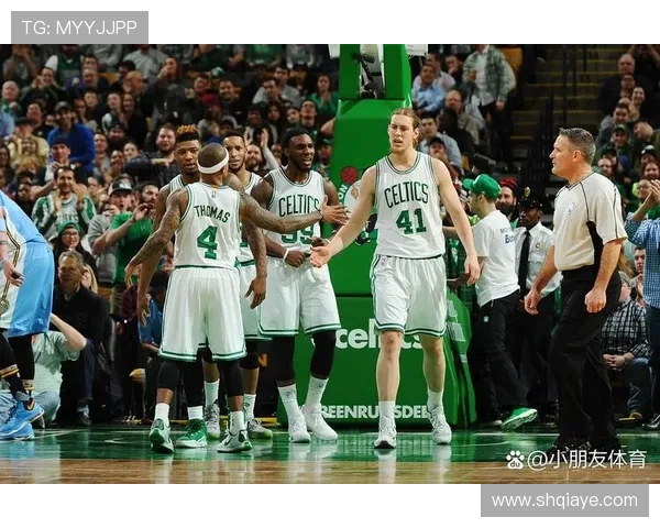 凯尔特人与火箭激战12月28日NBA赛场精彩对决引发球迷热议